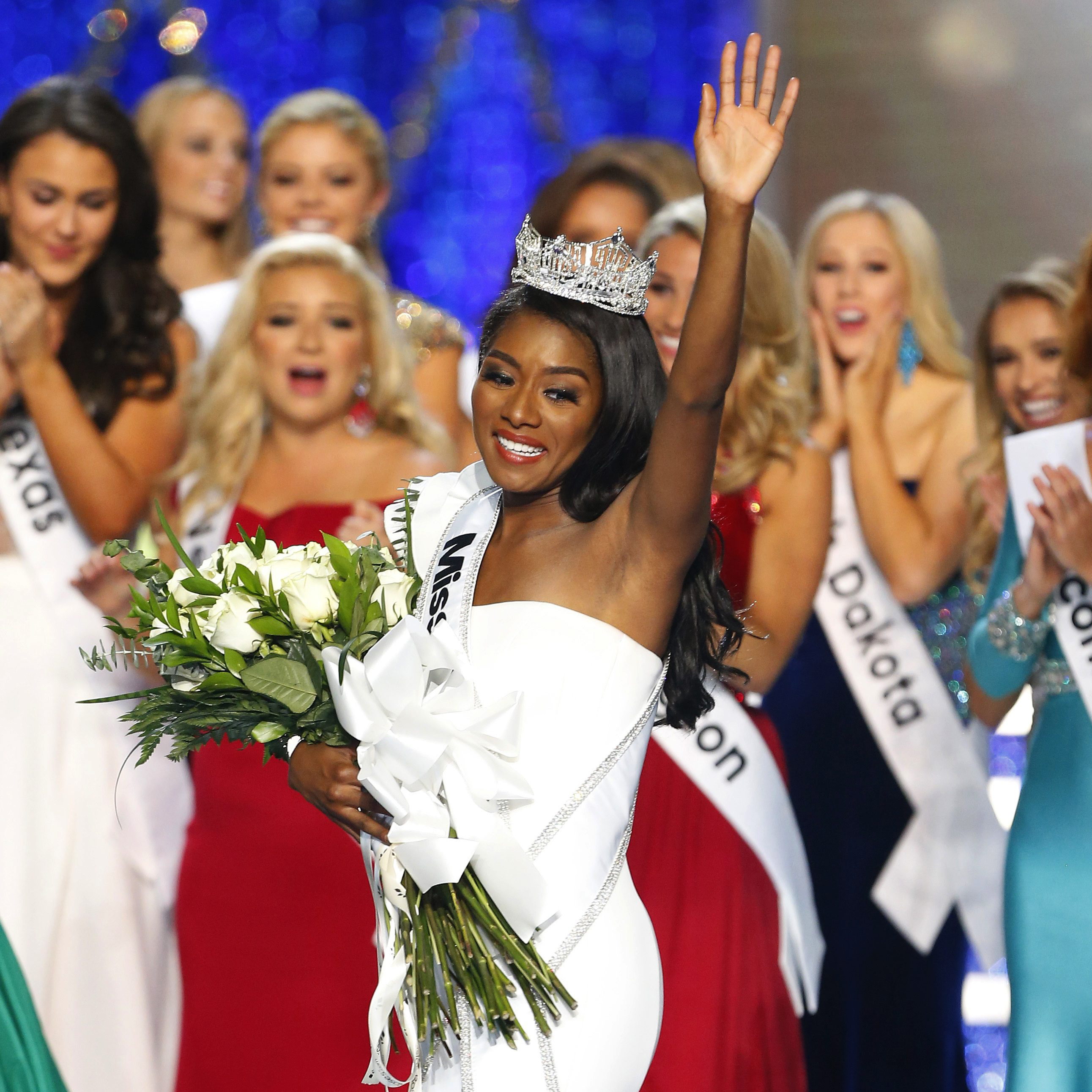 Look As Good As A Miss America Contestant!. Desktop Image