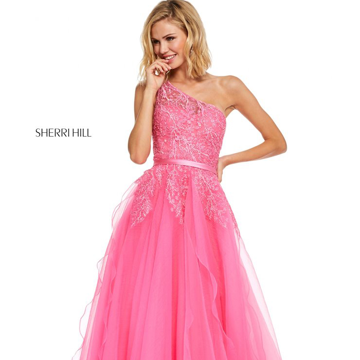 Our Favorite Trends for Prom 2019. Desktop Image